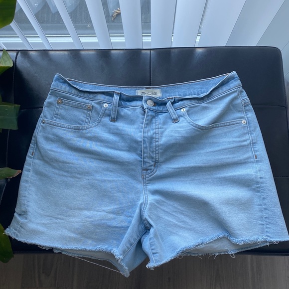 Madewell boyfriend denim shorts